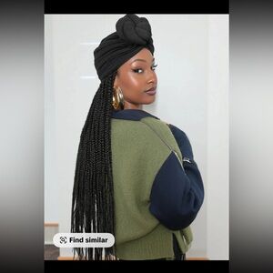 Stylish Green and Black Knit Sweater